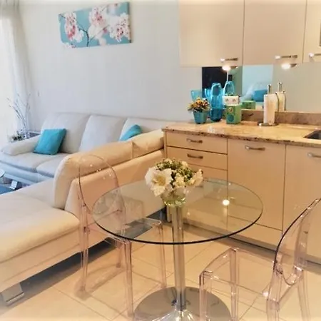 D Exception Vue * Cannes