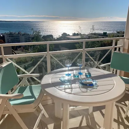 D Exception Vue * Cannes